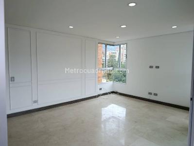 Apartamento de 3 alcobas en arriendo en Loma De Los Parra, Medellín, 136 m² · foto 11 de 15
