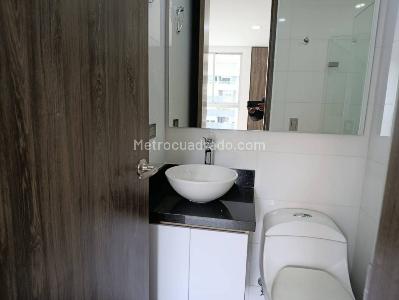 Apartamento de 3 alcobas en arriendo en Loma De Los Parra, Medellín, 136 m² · foto 12 de 15