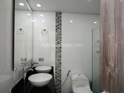 Apartamento de 3 alcobas en arriendo en Loma De Los Parra, Medellín, 136 m² · foto 8 de 15