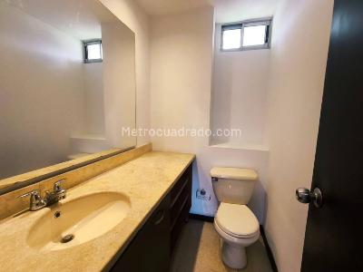Apartamento de 2 alcobas en arriendo en San Lucas, Envigado, 150 m² · foto 5 de 20