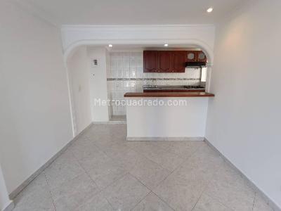 Apartamento de 3 alcobas en arriendo en Campo Alegre, Medellín, 75 m² · foto 6 de 9