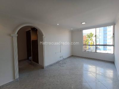 Apartamento de 3 alcobas en arriendo en Campo Alegre, Medellín, 75 m² · foto 7 de 9