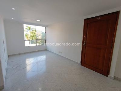 Apartamento de 3 alcobas en arriendo en Campo Alegre, Medellín, 75 m² · foto 9 de 9