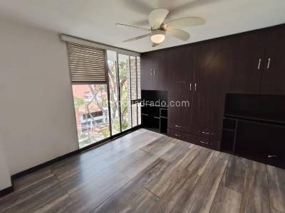 Apartamento de 4 alcobas en arriendo en Laureles, Medellín, 120 m² · foto 10 de 16