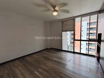 Apartamento de 4 alcobas en arriendo en Laureles, Medellín, 120 m² · foto 11 de 16