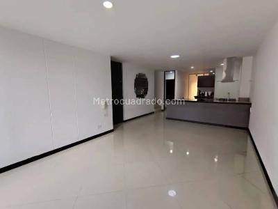 Apartamento de 4 alcobas en arriendo en Laureles, Medellín, 120 m² · foto 4 de 16