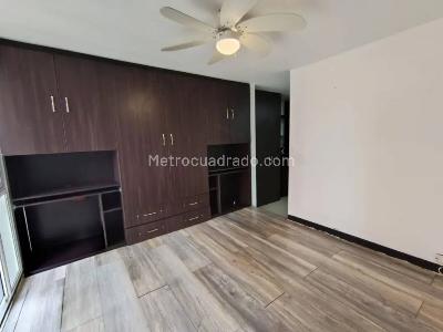 Apartamento de 4 alcobas en arriendo en Laureles, Medellín, 120 m² · foto 9 de 16