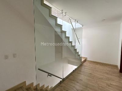 Apartamento de 3 alcobas en venta en Los Rosales, Bogotá, 82 m² · foto 13 de 16