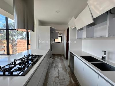 Apartamento de 3 alcobas en venta en Los Rosales, Bogotá, 82 m² · foto 6 de 16