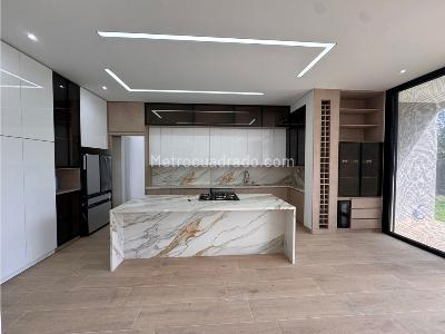 Casa de 3 alcobas en venta en Cerritos, Pereira, 1532 m² · foto 3 de 20