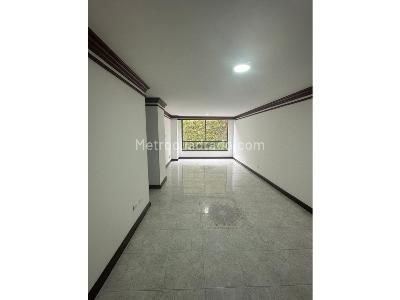 Apartamento en venta en Terminal, Pereira · foto 2 de 20