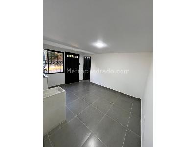 Apartamento en venta en Poblado, Pereira · foto 2 de 12