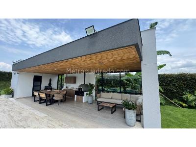 Casa de 4 alcobas en venta en Cerritos, Pereira, 296 m² · foto 3 de 16