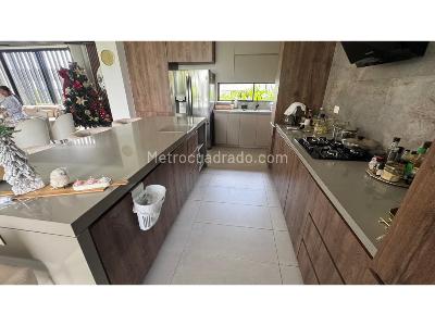 Casa de 4 alcobas en venta en Cerritos, Pereira, 296 m² · foto 12 de 16