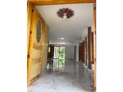 Casa de 3 alcobas en venta en Pueblito Cafetero, Pereira, 805 m² · foto 3 de 20