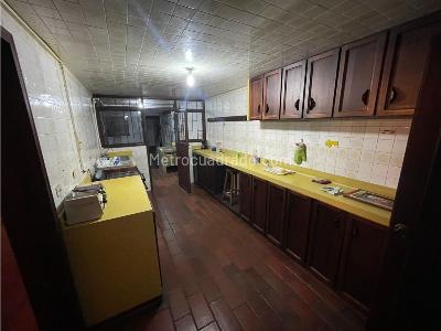 Casa de 5 alcobas en venta en Alamos, Pereira, 602 m² · foto 19 de 20