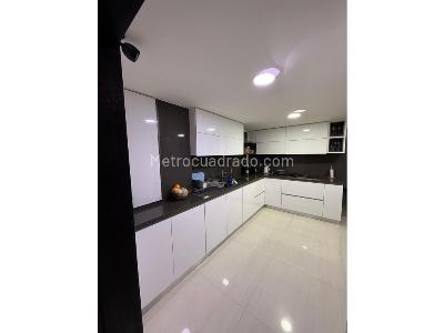 Casa de 4 alcobas en venta en Pinares, Pereira, 250 m² · foto 3 de 20