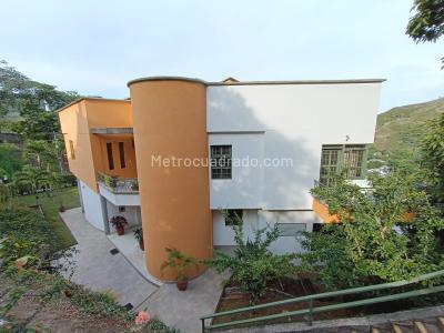 Casa de 4 alcobas en venta en Bella Suiza Alta, Cali, 1759 m² · foto 3 de 20