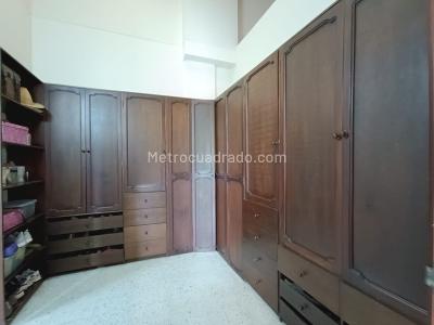 Casa de 4 alcobas en venta en Bella Suiza Alta, Cali, 1759 m² · foto 15 de 20