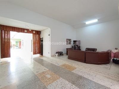 Casa de 5 alcobas en venta en Obrero, Palmira, 391 m² · foto 2 de 20