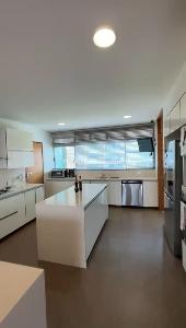 Apartamento de 4 alcobas en venta en Alto De Riomar, Barranquilla, 300 m² · foto 3 de 11