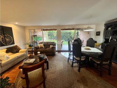 Casa de 3 alcobas en venta en San Lucas, Medellín, 198 m² · foto 2 de 20