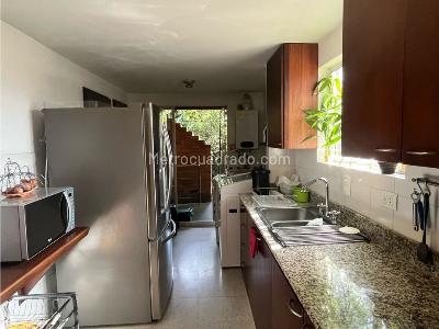 Casa de 3 alcobas en venta en San Lucas, Medellín, 198 m² · foto 8 de 20