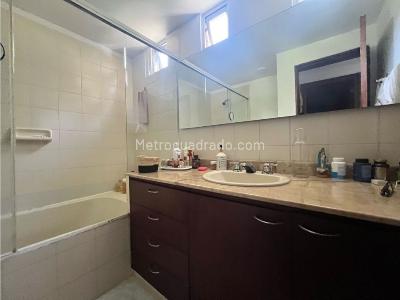 Casa de 3 alcobas en venta en San Lucas, Medellín, 198 m² · foto 17 de 20