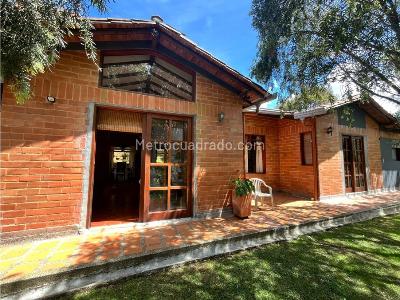 Casa de 3 alcobas en venta en Alto Del Escobero, Envigado, 150 m² · foto 4 de 20