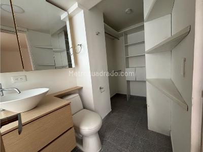 Apartamento de 3 alcobas en venta en El Poblado, Medellín, 101 m² · foto 12 de 14