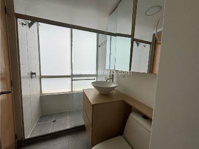 Apartamento de 3 alcobas en venta en El Poblado, Medellín, 101 m² · foto 13 de 14