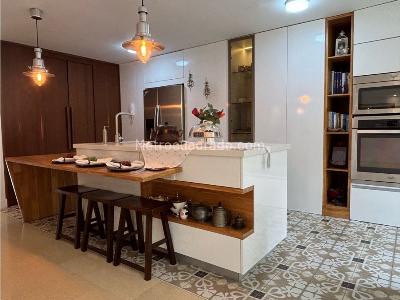 Apartamento de 3 alcobas en venta en El Poblado, Medellín, 250 m² · foto 3 de 20