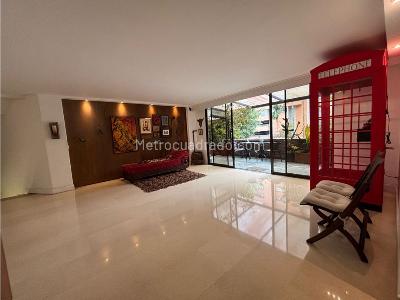 Apartamento de 3 alcobas en venta en El Poblado, Medellín, 250 m² · foto 9 de 20
