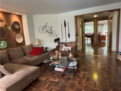 Apartamento de 3 alcobas en venta en El Poblado, Medellín, 250 m² · foto 19 de 20