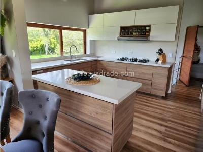 Casa de 2 alcobas en venta en Pantanillo Sta Elena, Medellín, 266 m² · foto 4 de 20