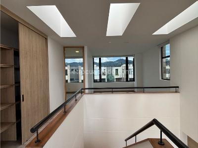 Casa de 3 alcobas en venta en Sajonia, Rionegro, 328 m² · foto 3 de 20