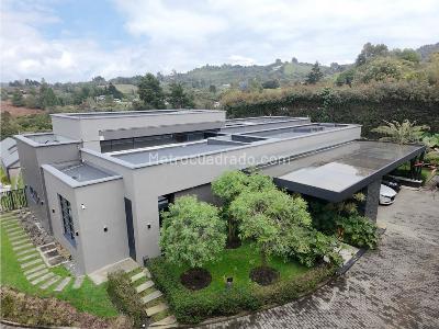 Casa de 3 alcobas en venta en Alto De Palmas, Envigado, 420 m² · foto 3 de 20