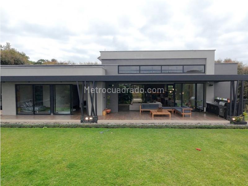 Casa – Envigado, barrio los naranjos, Valle de Aburrá - Más