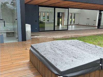 Casa de 4 alcobas en venta en Llanogrande, Rionegro, 510 m² · foto 6 de 20