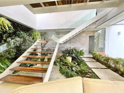 Casa de 3 alcobas en venta en El Poblado, Medellín, 730 m² · foto 5 de 11