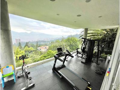 Casa de 3 alcobas en venta en El Poblado, Medellín, 730 m² · foto 10 de 11