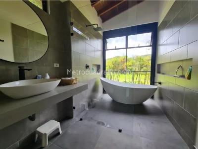 Casa de 3 alcobas en venta en Alto De Palmas, Envigado, 221 m² · foto 18 de 20