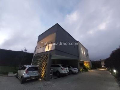 Casa de 4 alcobas en venta en Alto De Palmas, Envigado, 520 m² · foto 3 de 16