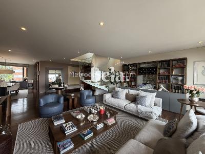 Apartamento de 3 alcobas en venta en Los Rosales, Bogotá, 309 m² · foto 2 de 20