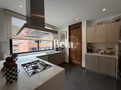 Apartamento de 3 alcobas en venta en Los Rosales, Bogotá, 309 m² · foto 6 de 20