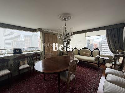 Apartamento de 3 alcobas en venta en Los Rosales, Bogotá, 251 m² · foto 2 de 15