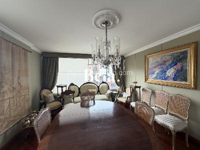Apartamento de 3 alcobas en venta en Los Rosales, Bogotá, 251 m² · foto 4 de 15