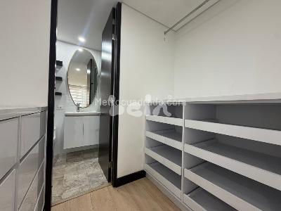 Apartamento de 3 alcobas en venta en Santa Barbara Occidental, Bogotá, 159 m² · foto 12 de 15
