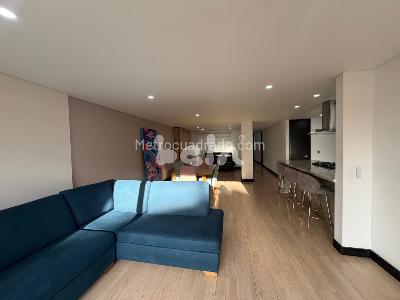Apartamento de 3 alcobas en venta en Santa Barbara Occidental, Bogotá, 159 m² · foto 2 de 15