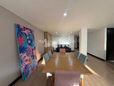 Apartamento de 3 alcobas en venta en Santa Barbara Occidental, Bogotá, 159 m² · foto 3 de 15